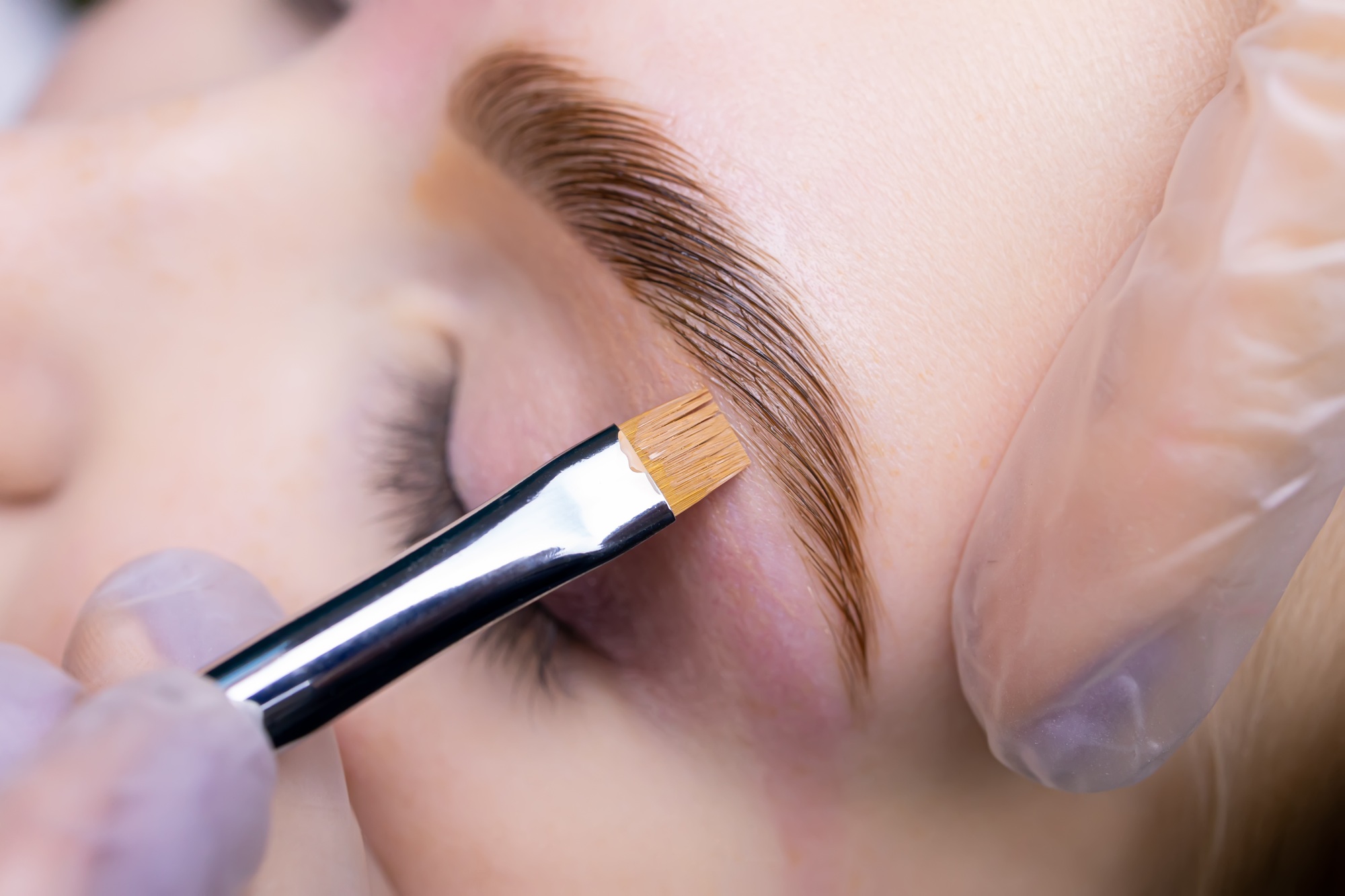 close-up of the eyebrow after the lamination procedure